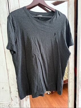 Express Men’s Short Sleeve Crew T-Shirt in Dark Charcoal